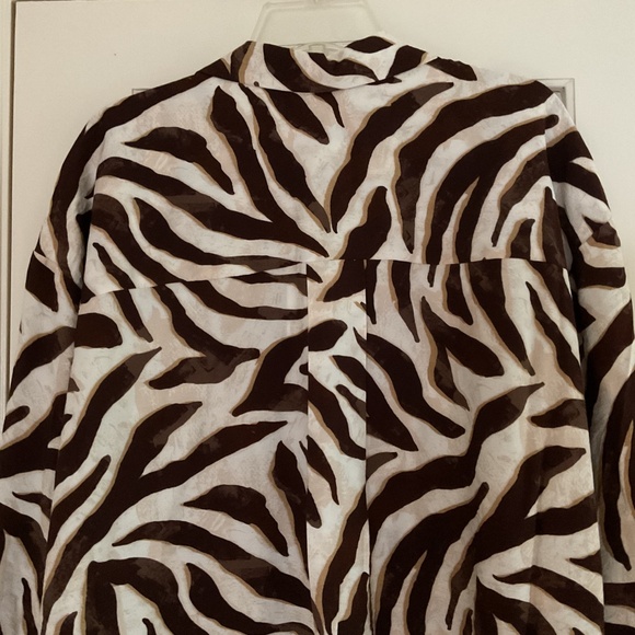 NEW WITH TAG Animal Print Collared Long sleeve woman shirt Size US XL - Picture 6 of 11